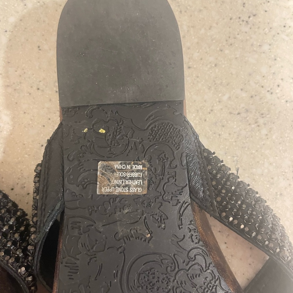 Pelle Moda Black Rhinestone Thing Flop Flop Sandal size 7.5 - Picture 10 of 10